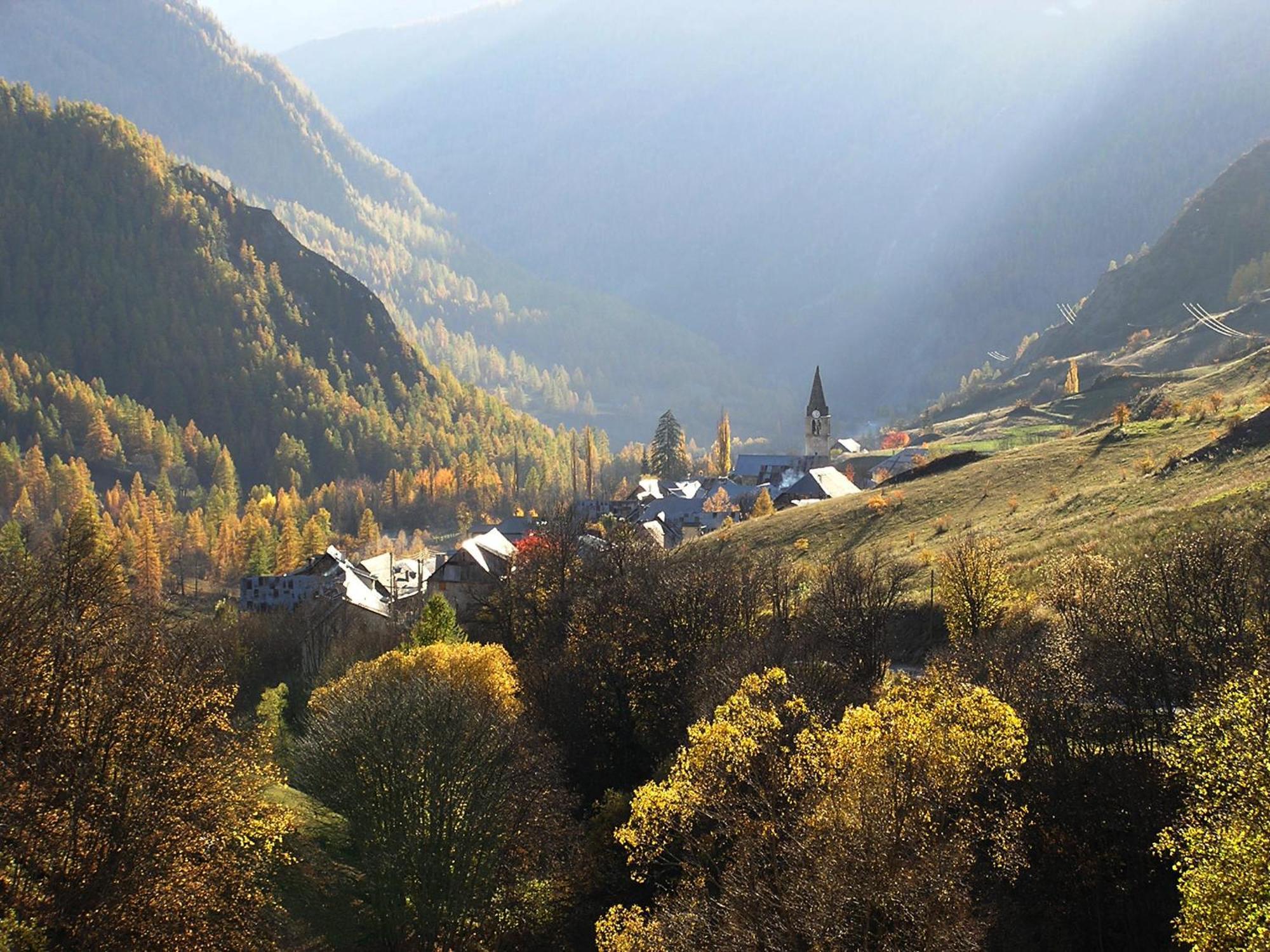 Studio Barcelonnette Ubaye, Provence Enchastrayes 外观 照片